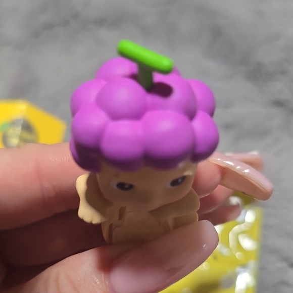 Sonny Angel Grape Hipper 100% Authentic - Picture 6 of 12